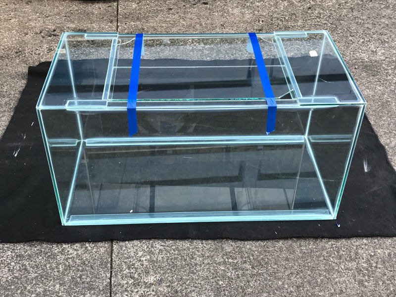 Fish tank 3 foot Carousel 1