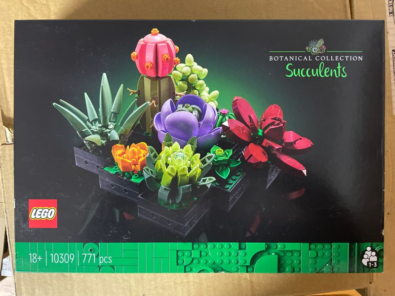 $1 Reserve LEGO 10309 - Succulents ~NEW & with Ping Available~ Carousel 1