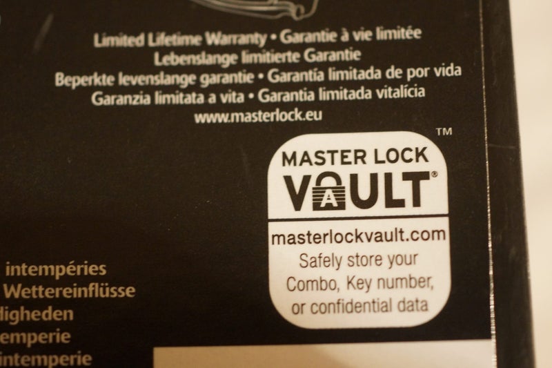 MasterLock Magnum Combination Padlock. 38mm. Boron-Carbide Shackle Carousel 15