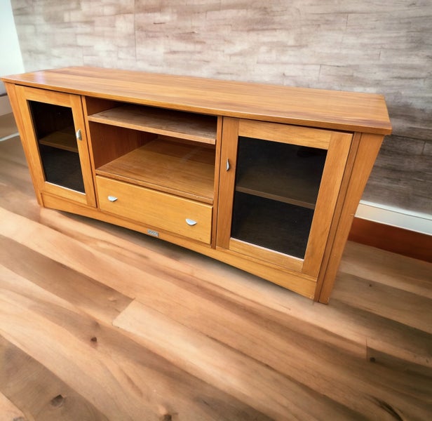 Beautiful Forest furniture solid rimu entertainment unit- FULLY RESTORED~~~~~ Carousel 2