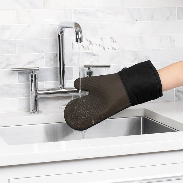 OXO Good Grips Silicone Oven Mitt Black Carousel 3