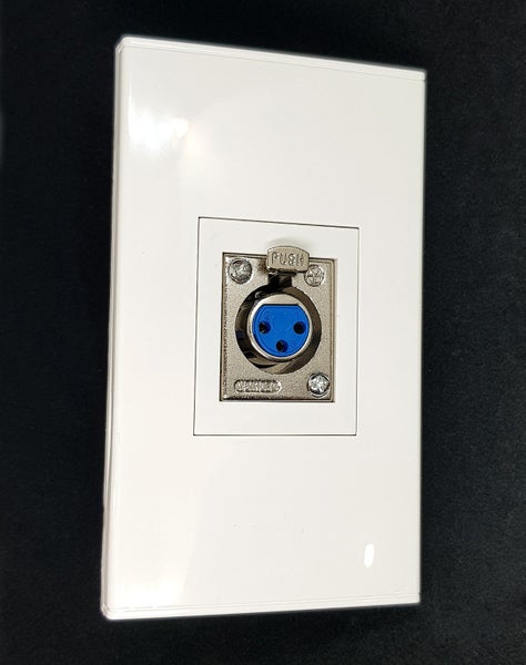 XLR Wallplate - 3 Pin Female - Single Carousel 2