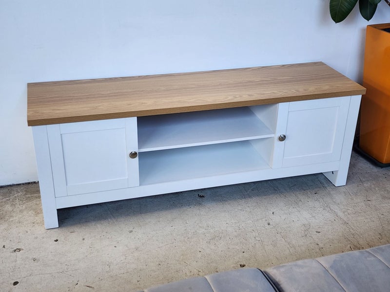Penny Entertainment unit TV cabinet 139cm Carousel 1
