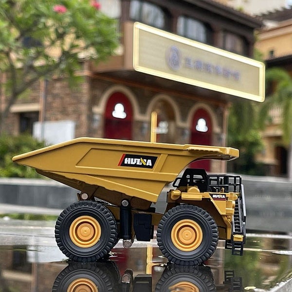 Die-cast Dump Truck Model Scale, 1:60, Huina 1912 YELLOW METAL Carousel 2