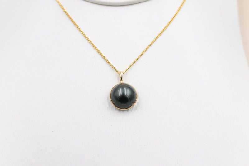 18ct Gold set Tahitian mabe pearl Pendent 10-11mm Carousel 1
