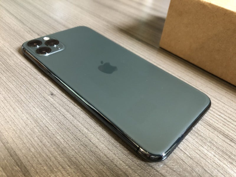 iPhone 11 Pro Max 256GB Midnight Green Carousel 10