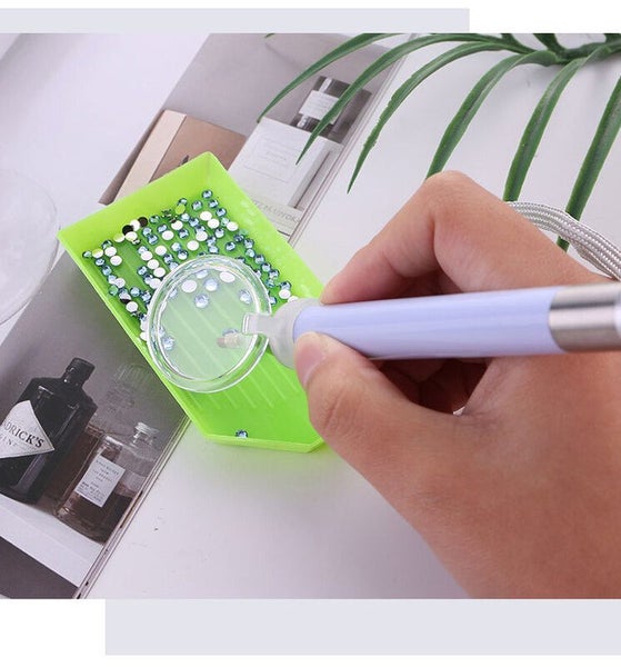 5D Diamond Painting Pen with Light USB Rechargeable i1783MZ0 Carousel 2