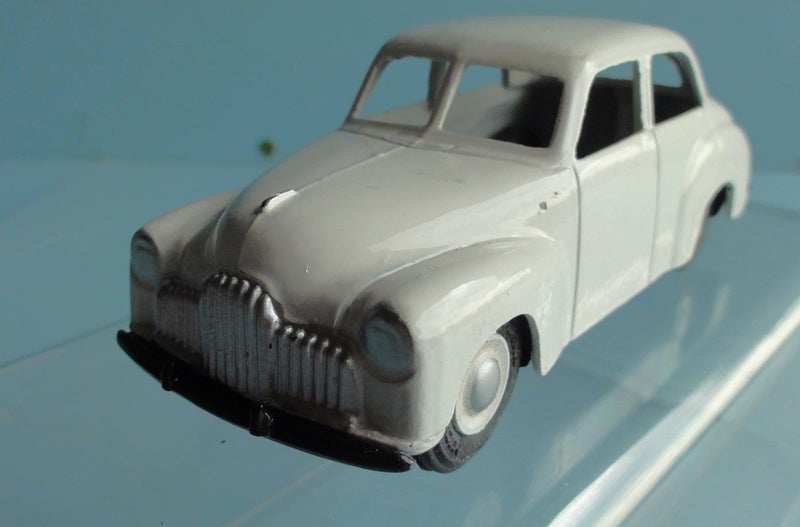 #5 Micro Models Holden FX White Carousel 1