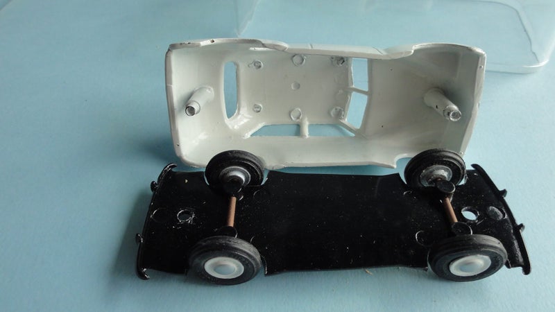 #5 Micro Models Holden FX White Carousel 7