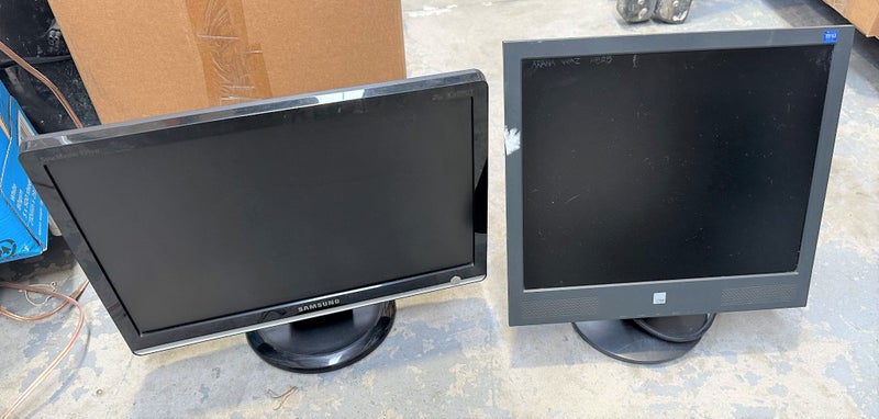 2 x Computer Monitors (FAULTY) - $1 Reserve Carousel 1