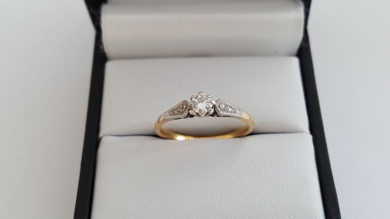 Beautiful Antique 18ct Gold And Platinum 0.20 CT Diamond Solitaire Ring Carousel 2