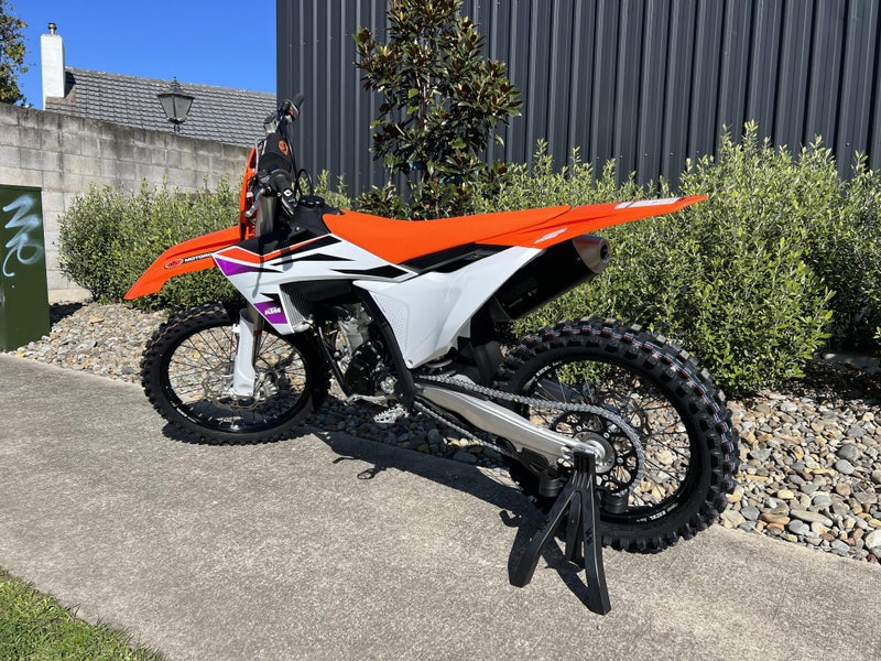 2024 KTM 250SX-F STOCK INSTORE NOW - SAVE $1070!62863272405890112