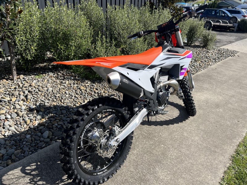 2024 KTM 250SX-F STOCK INSTORE NOW - SAVE $1070!62863272405890113