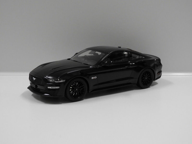 1/18 Mustang GT Fastback Black 1 of only 204 Carousel 2