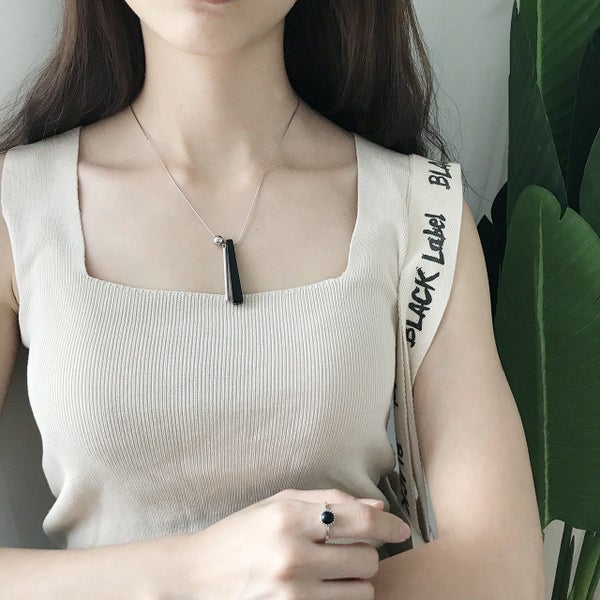 Black Long Square Carousel 1