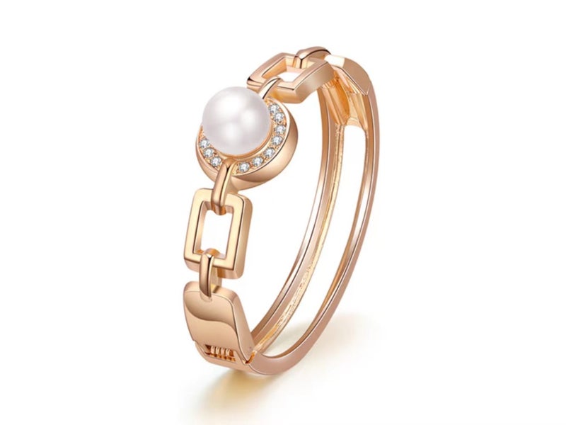 Bracelet Pearl Hollow CZ Diaminds 18K Gold Plated Bracelet Carousel 1