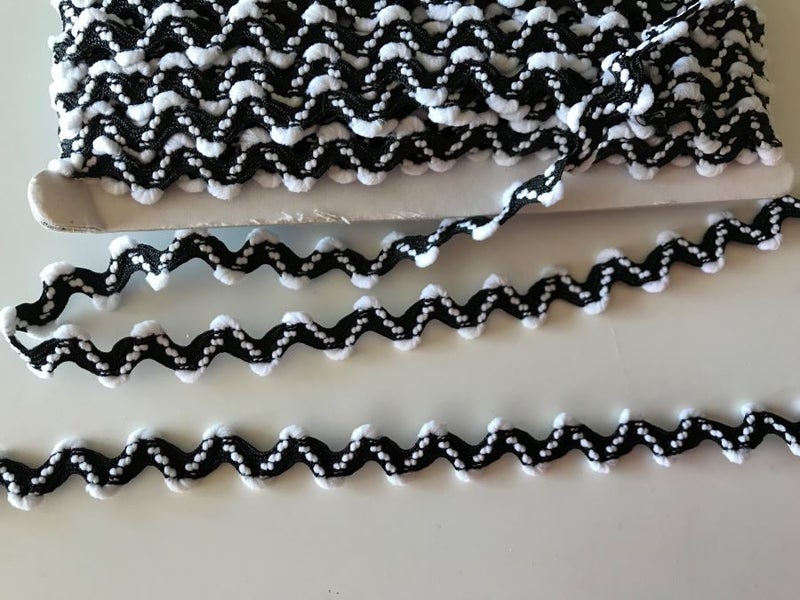 Black & White Pom Pom Ric Rac Braid by the metre Carousel 1
