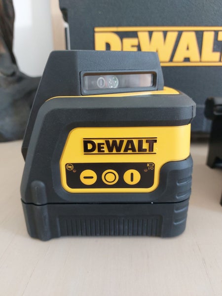 DeWALT 360 Degree&Vertical Line Laser + Line Laser Detector Carousel 1