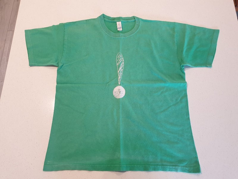 Ladies Green Tee Size M Carousel 1