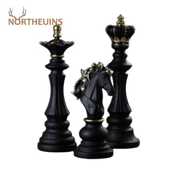 NORTHEUINS Resin Retro International Chess Figurine for Interior King Carousel 2