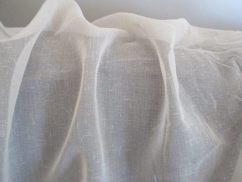 29.5m avail CREAM SHEER 3.30 WIDE auction 5m Carousel 1
