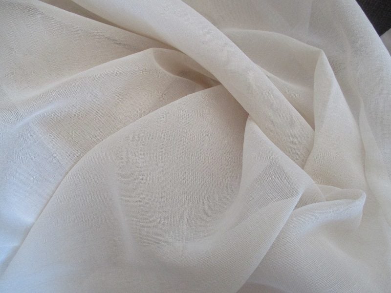 29.5m avail CREAM SHEER 3.30 WIDE auction 5m Carousel 4