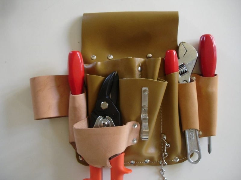 50 units OF BRAND NEW LEATHER TOOL BELTS - 6 POCKET (tools not included) Carousel 1