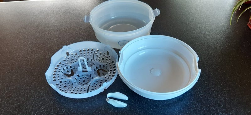 Avent bottle steriliser and bottles Carousel 2
