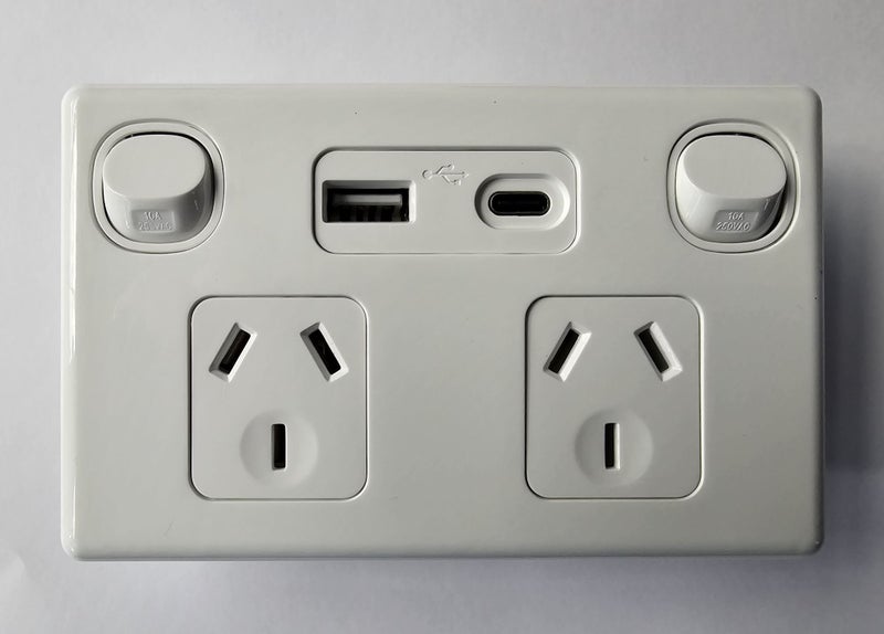 Double Powerpoint Hortizontal +2 USB 3.1A Type A+C Carousel 1