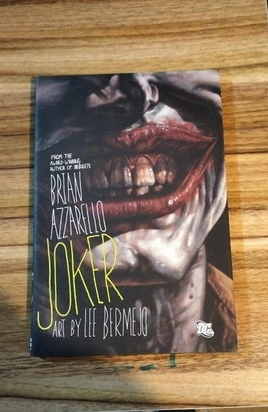 Joker Brian azzarello hardcover Carousel 1