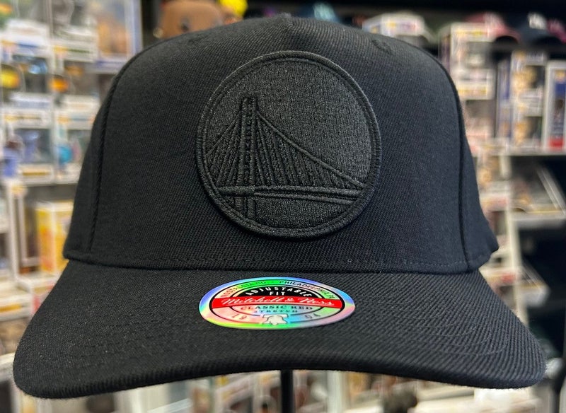 Golden State Warriors Blackout Mitchell & Ness Black NBA Snapback Hat Carousel 1