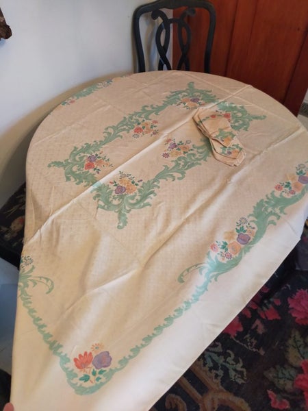 Vintage Damask Tablecloth with 6x matching napkins Carousel 1