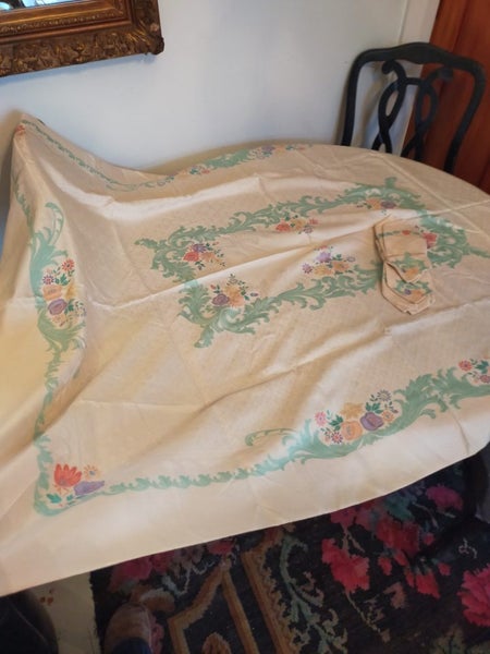 Vintage Damask Tablecloth with 6x matching napkins Carousel 2