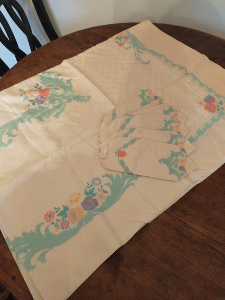 Vintage Damask Tablecloth with 6x matching napkins Carousel 8