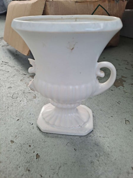 Shorter and son vase Carousel 1