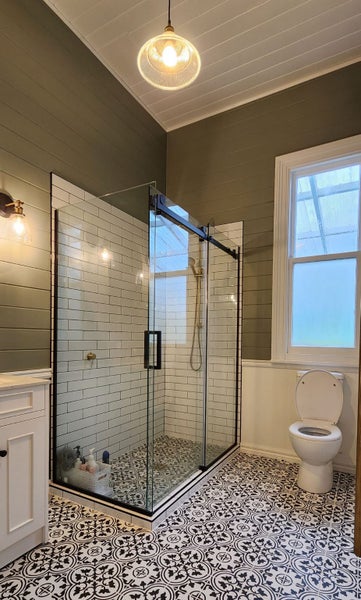 Frameless Shower Rectangle 1200wx900dx1950h Glass+Tray+Liner Nano Coating $1150 Carousel 1