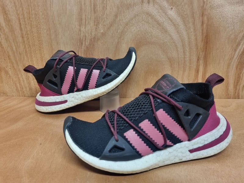 Adidas ARKYN Boost Mystery Ruby Women's Trainers US 7 - Very Good Condition Carousel 1