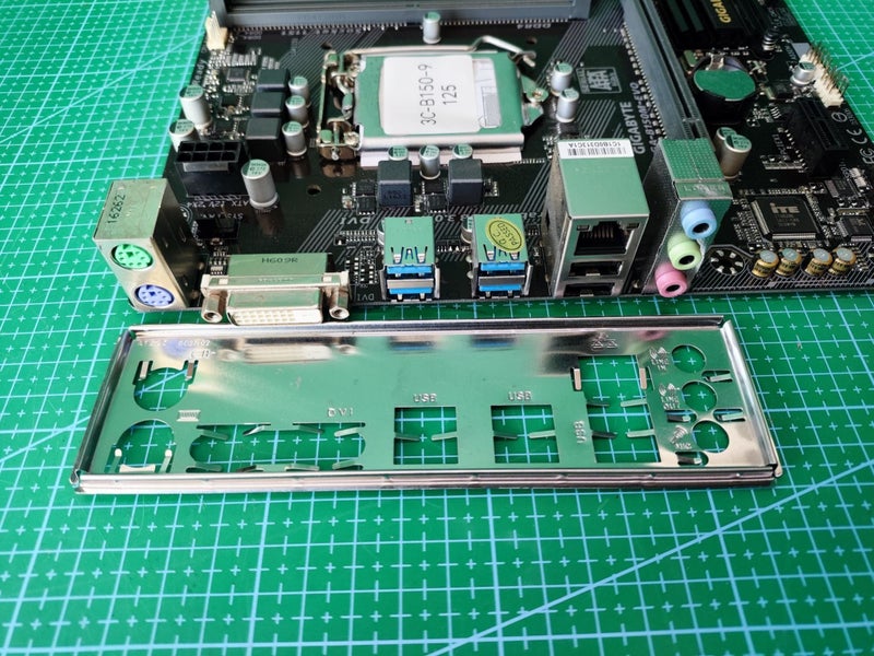 GIGABYTE B150 Motherboard LGA 1151 Intel 6Gen 7Gen / H110 H170 Z170 B250 Z270 Carousel 2