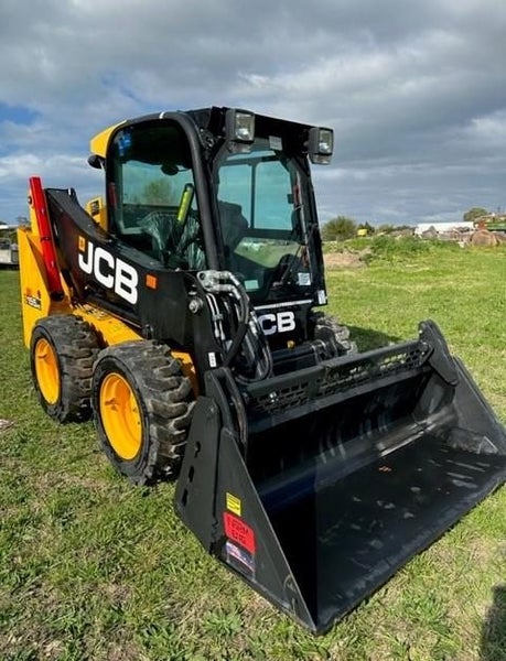 JCB Skidsteer Loader 155HD CAB Carousel 2