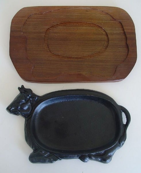 Cast Metal Steak Sizzler Plate on Wooden Tray Carousel 3