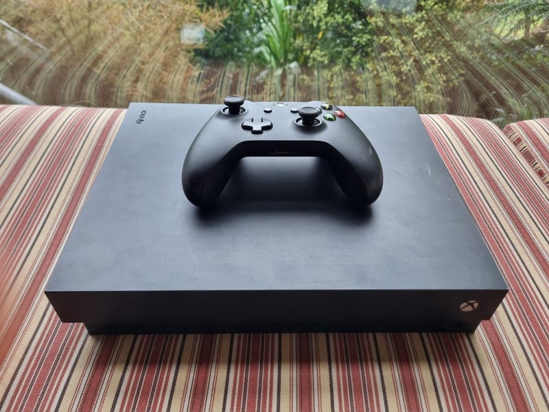 Xbox One X Console + Controller Carousel 1