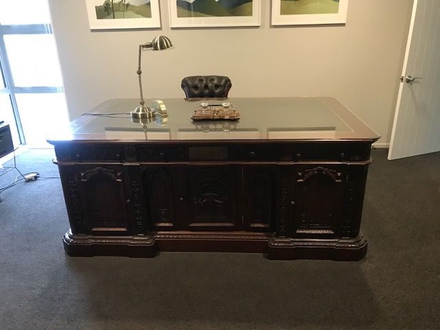 U S Presidential Desk "Resolute Desk" Item #4 Carousel 2