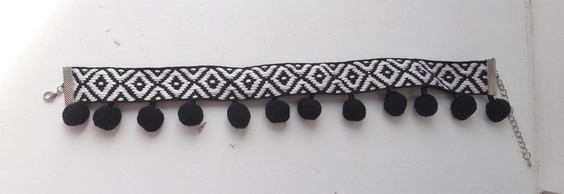 knitting black/white necklace Carousel 1