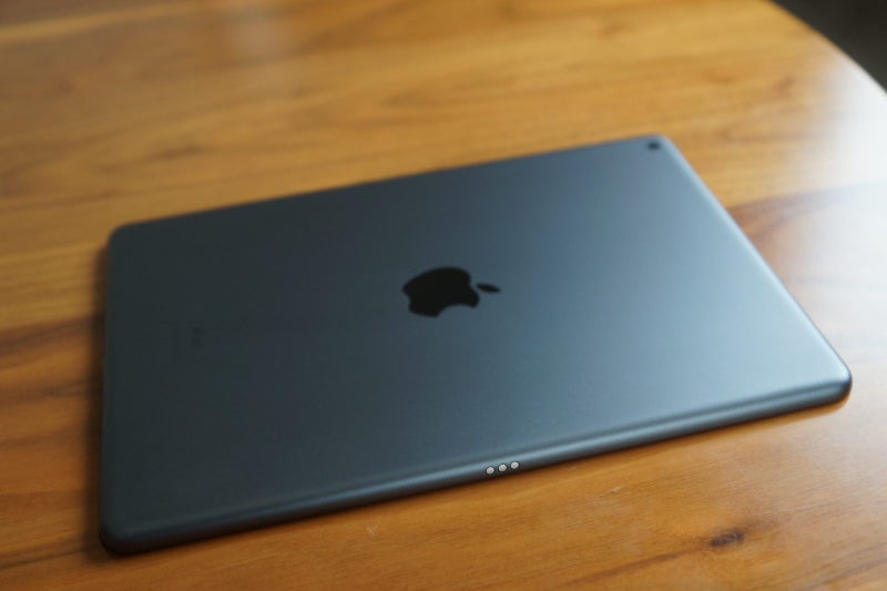 Apple iPad 10.2 inch 8th Gen 32GB Wi-Fi + Cellular 3G/4G Space Gray - Good Ba... Carousel 4