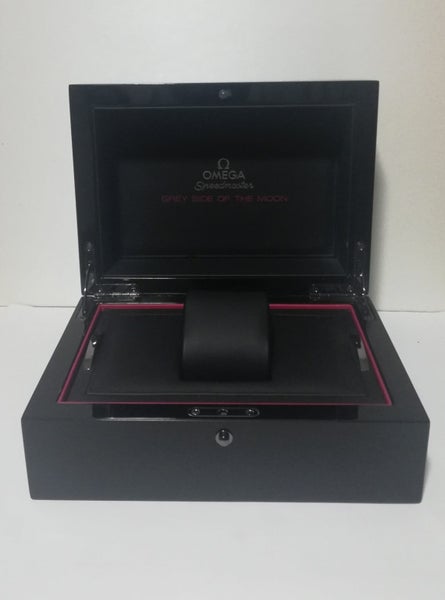 OMEGA SPEEDMASTER “Grey SIDE OF THE MOON” luxurious Wooden Watch Box Carousel 2