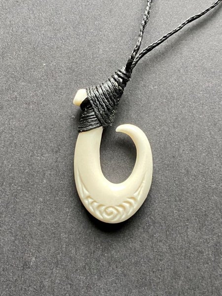 LASHED SMALL MATAU HOOK BONE PENDANT BEAUTY Carousel 2