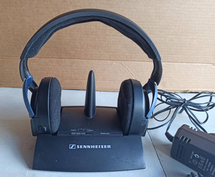 SENNHEISER RS45 WIRELESS HEADPHONES Carousel 1