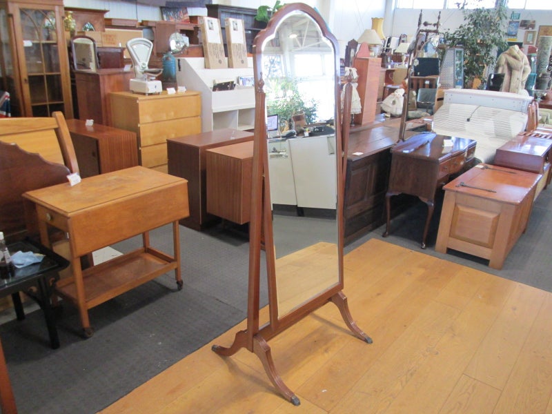 Queen Ann Style Free Standing Mirror Carousel 2