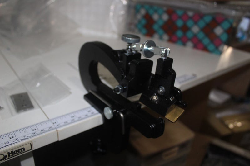 LEATHER PAIRING MACHINE Carousel 1