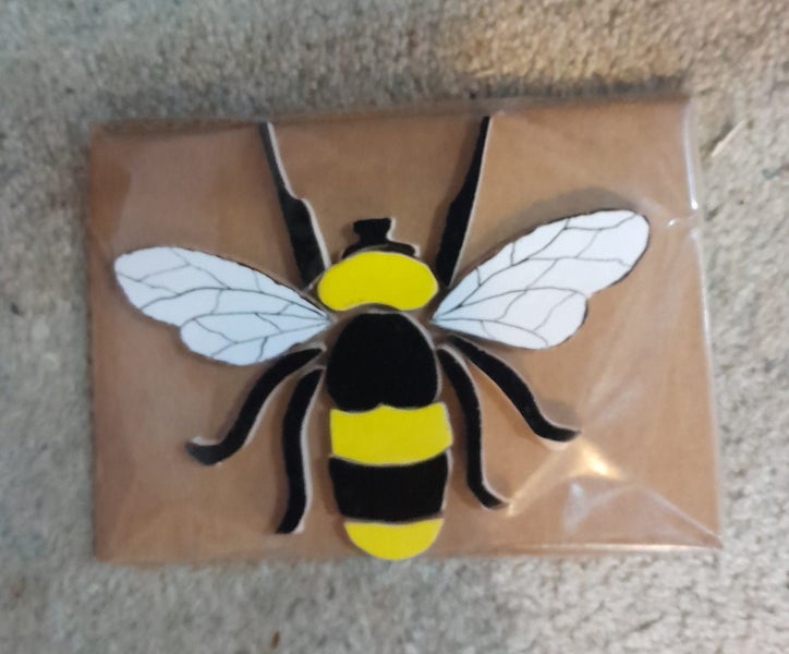 Bumble bee tile inlay Carousel 1